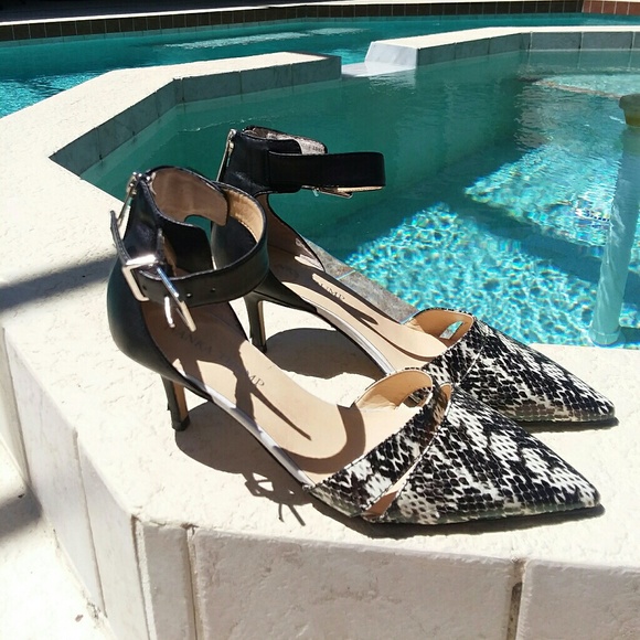 Ivanka Trump Shoes - Ivanka Trump Modern Career Snakeskin Heels Shoes